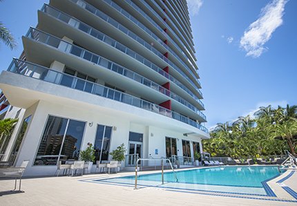 INTERVAL INTERNATIONAL WELCOMES CHIC CONDO HOTEL ⎯ BEACHWALK ELITE HOTELS AND RESORTS IN HALLANDALE BEACH, FLORIDA